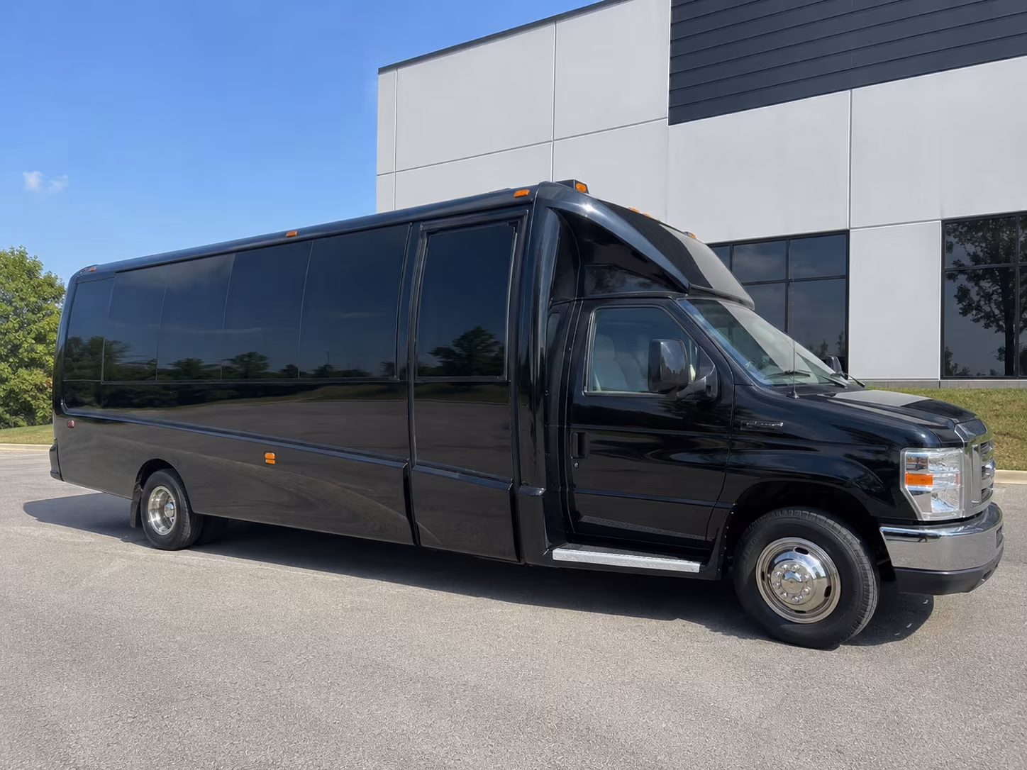 18 Passenger Party Bus Exterior