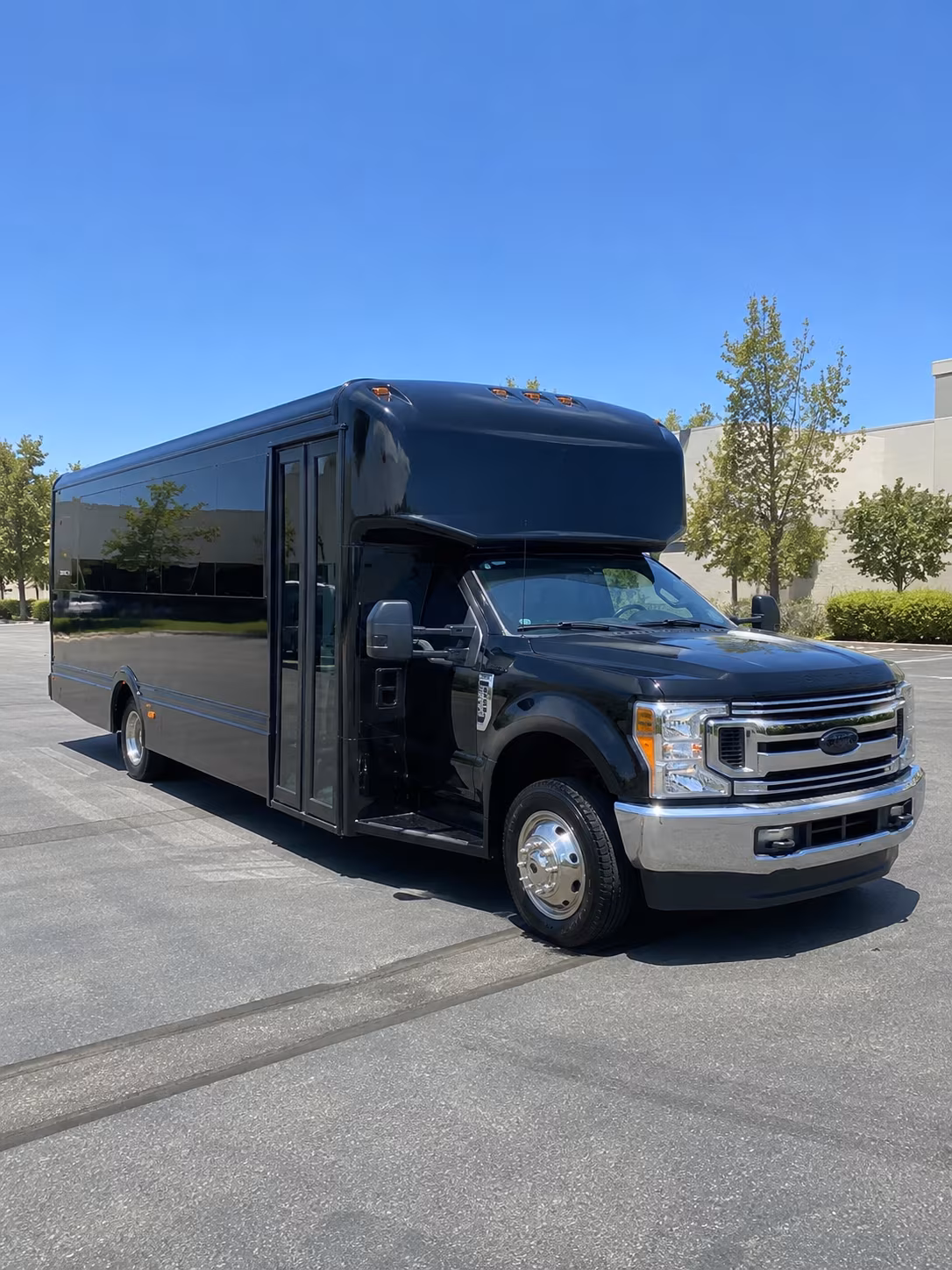 McAllen Birthday, Sweet 16, & Quinceañera Transportation party bus exterior